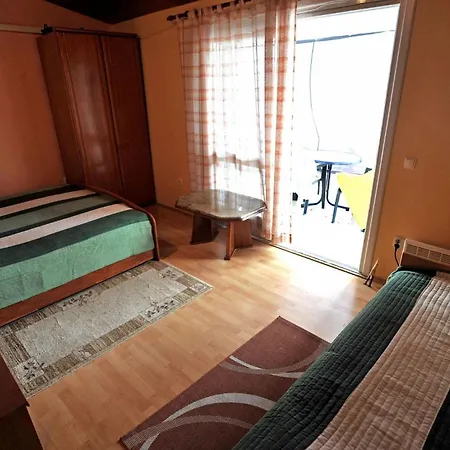 Virena Lägenhet Makarska